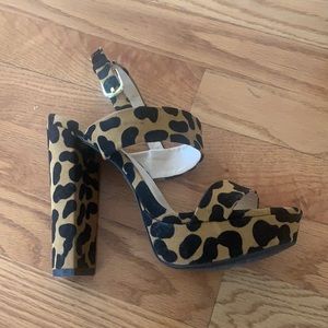 CHEETAH PRINT HEELS SIZE 7